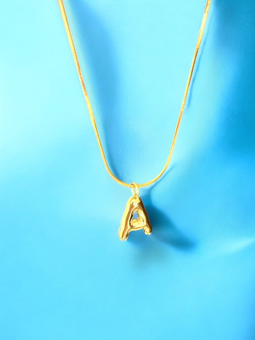 Collar de letras “Balloon”