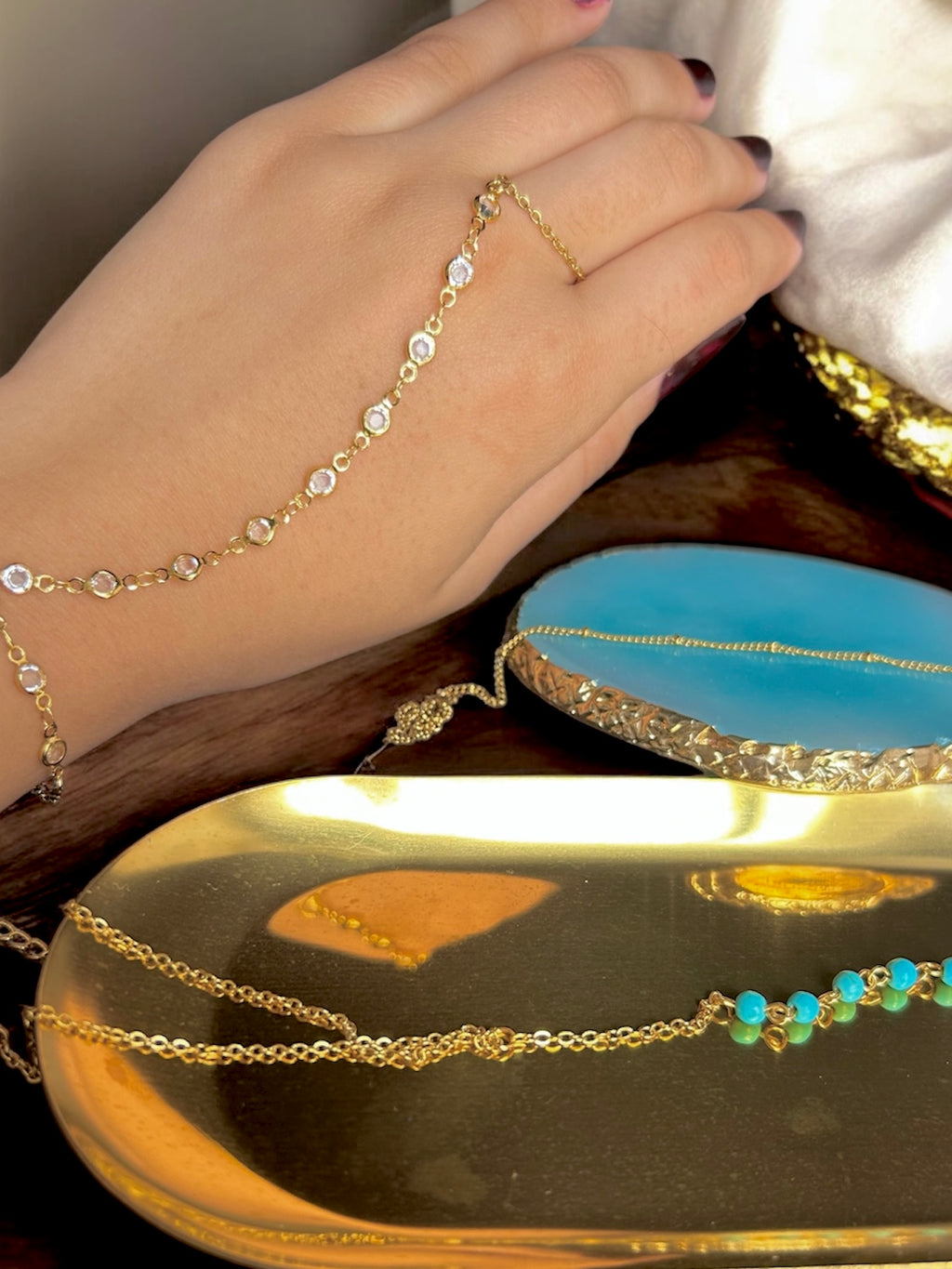 The Goddess Cadena de manos