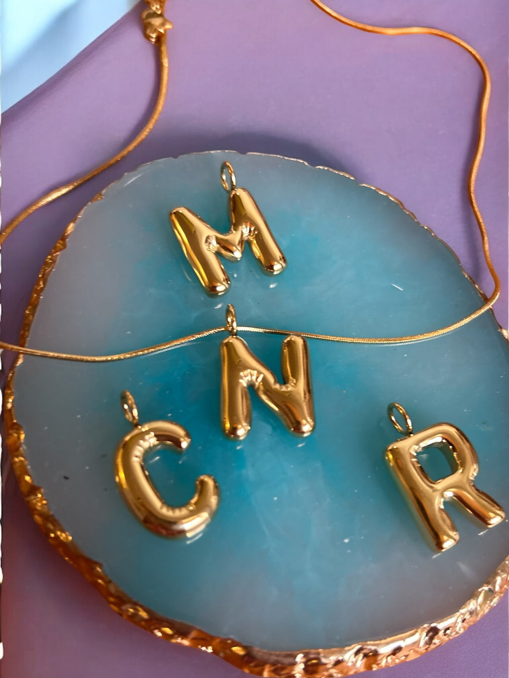 Collar de letras “Balloon”