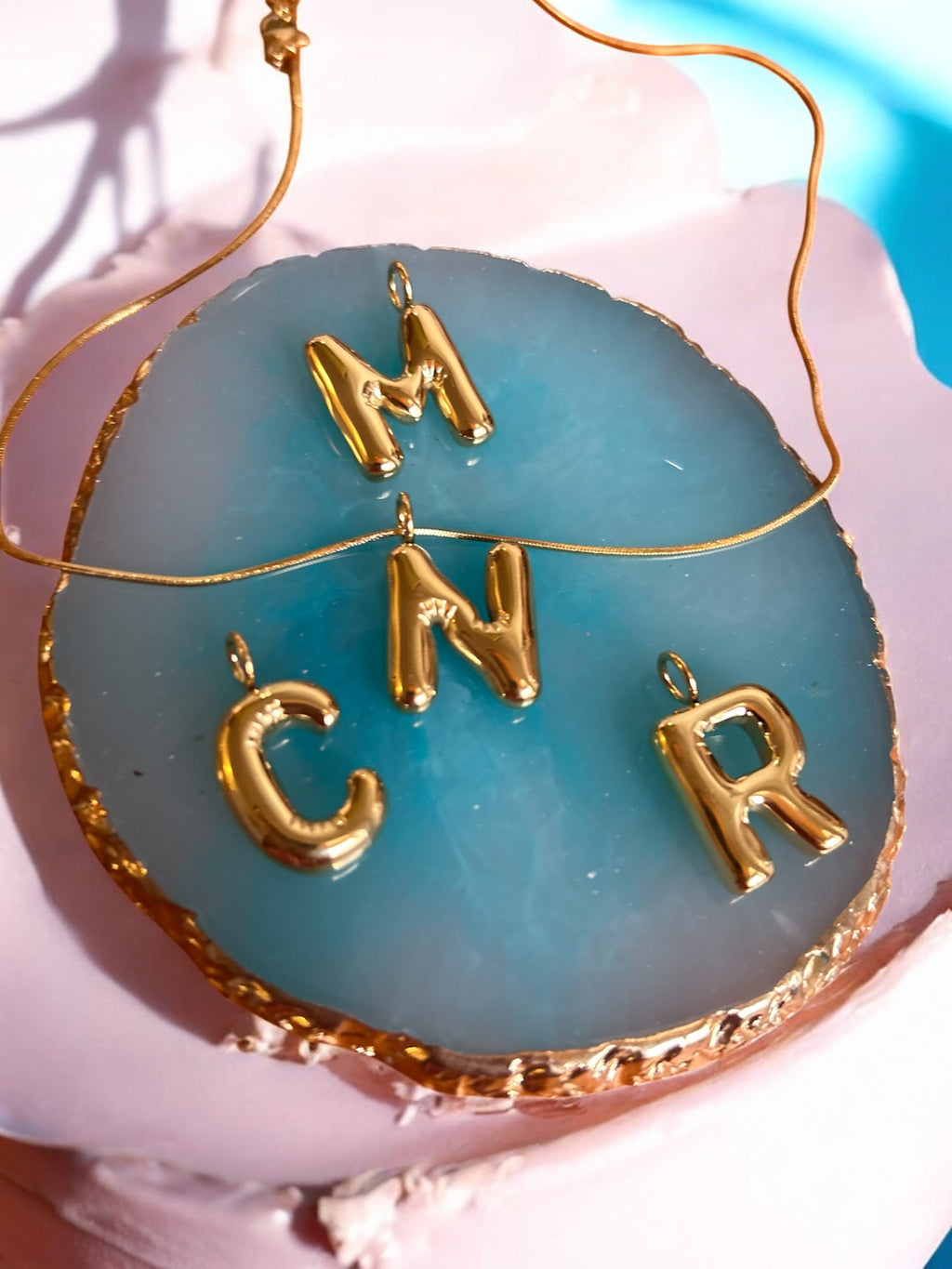 Collar de letras “Balloon”