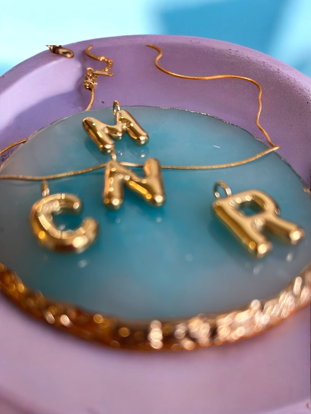 Collar de letras “Balloon”