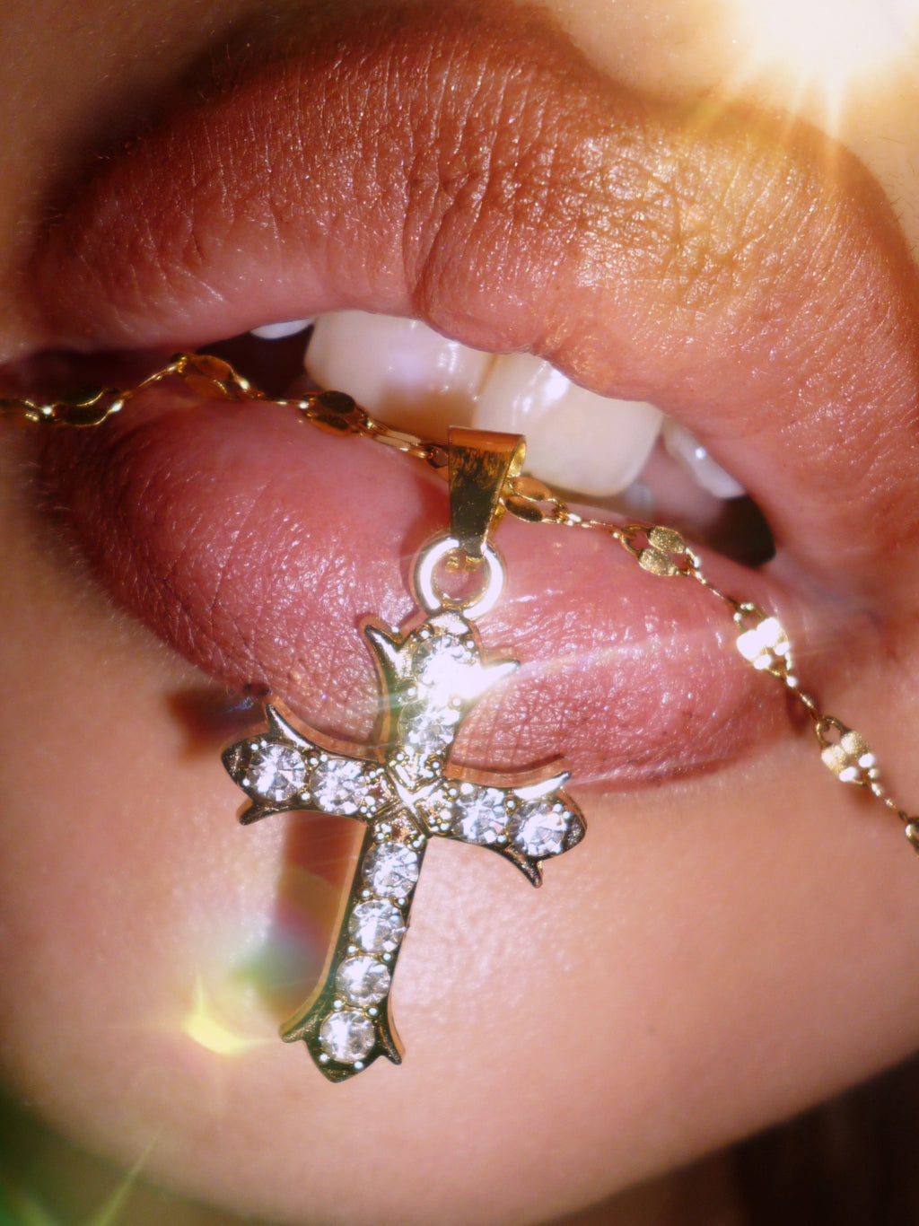 Collar Artesanía Cruz Chapado en oro 18K