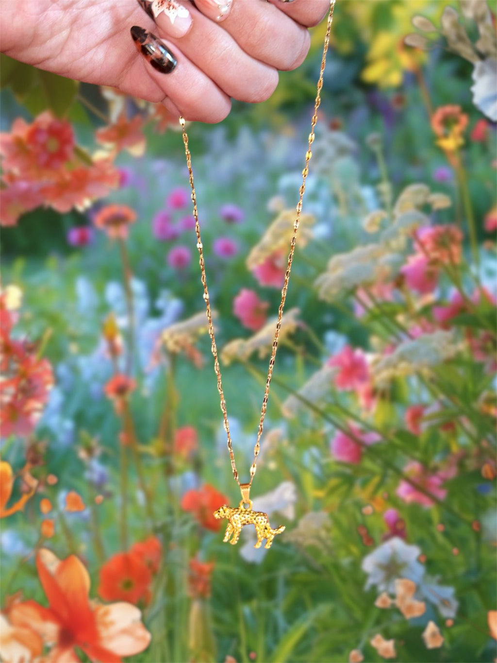 Artesania Coleccion - Leopardo en cadena chapada en oro 18K