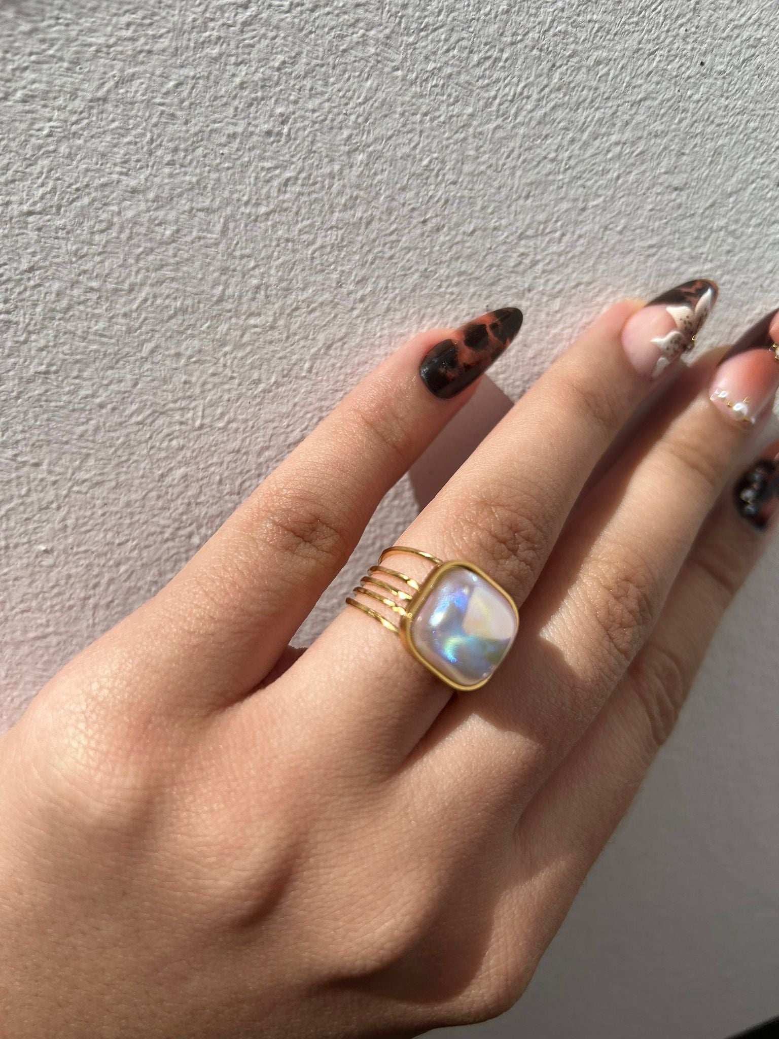Anillo Perla Iridiscente