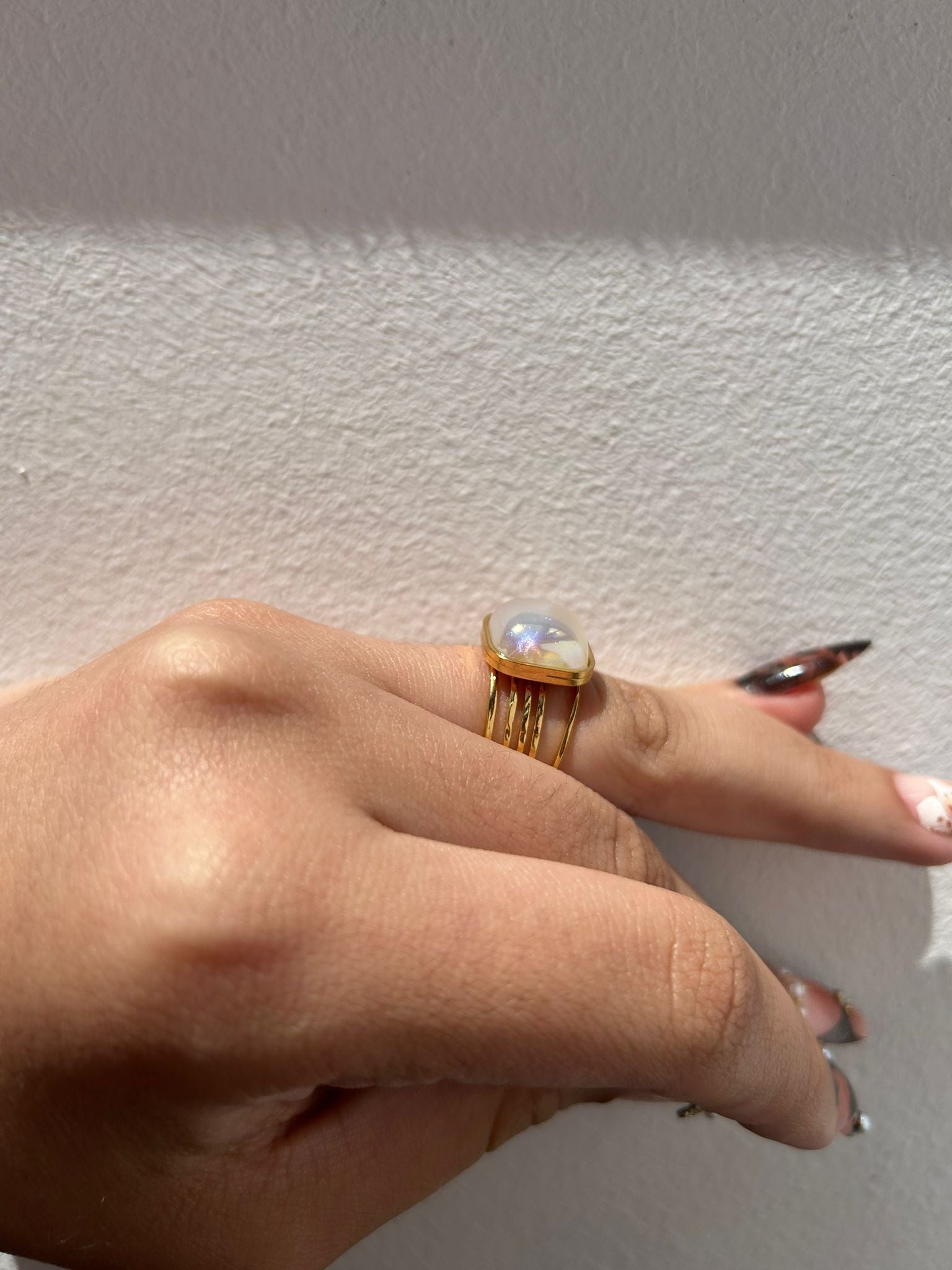 Anillo Perla Iridiscente